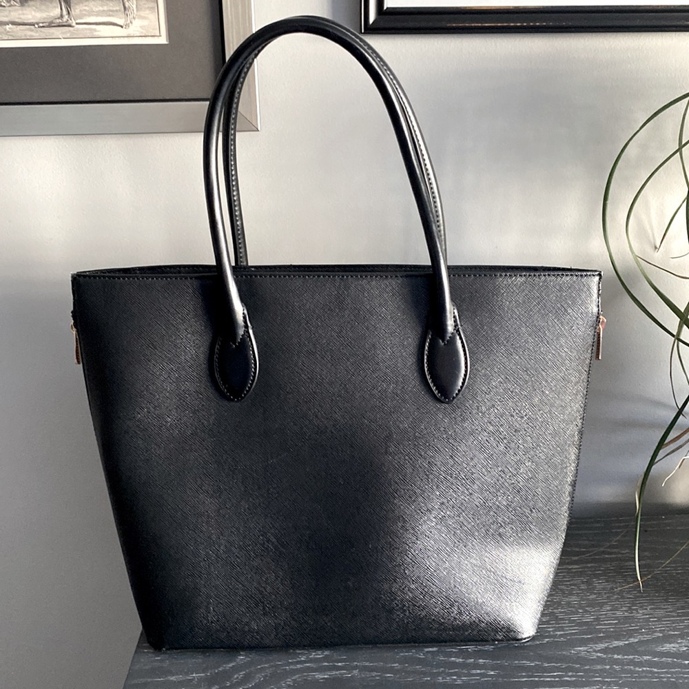 ~*NWOT~* H&M black vegan leather bag